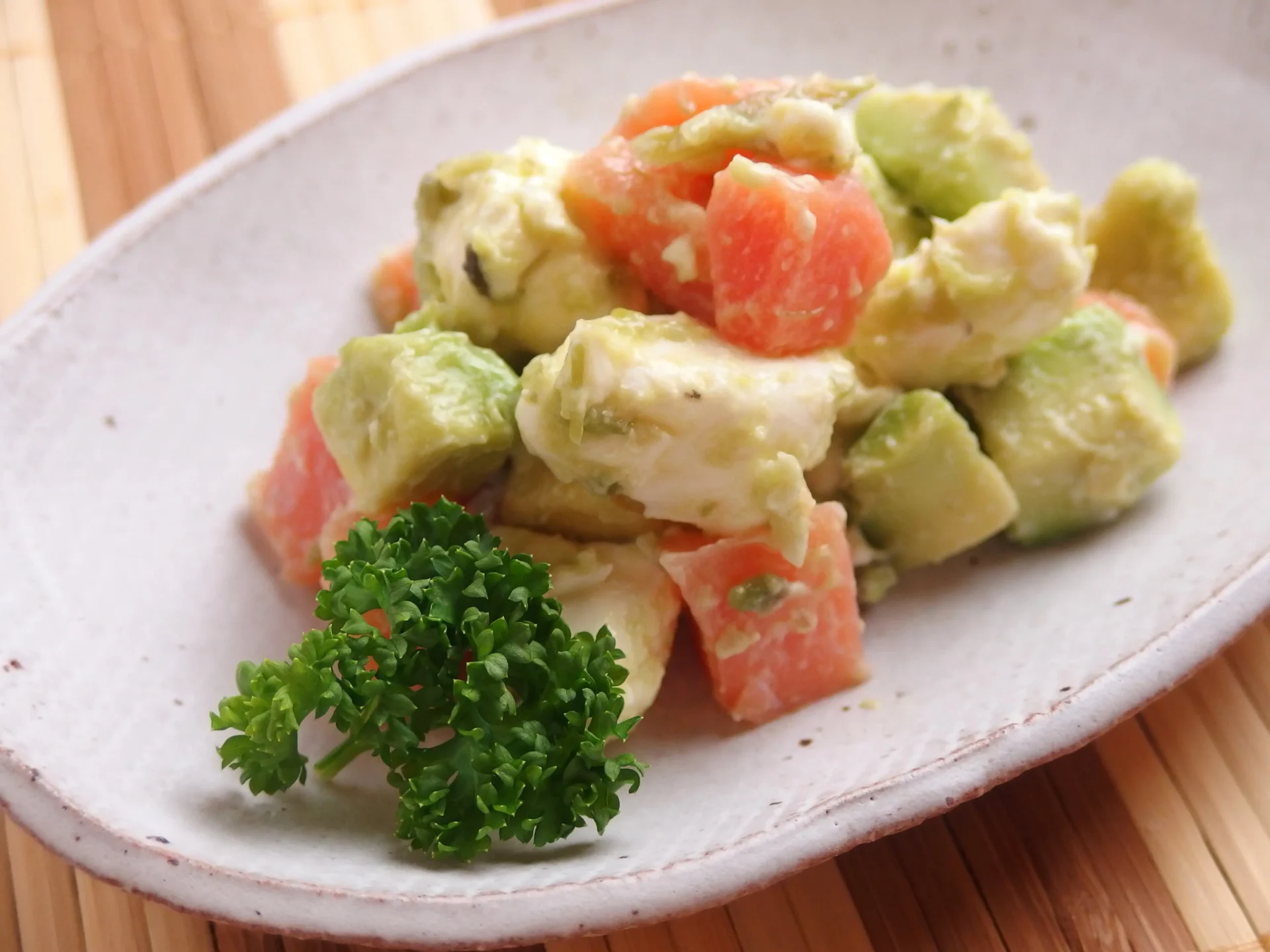 サーモンとアボカドのわさびチーズ和え