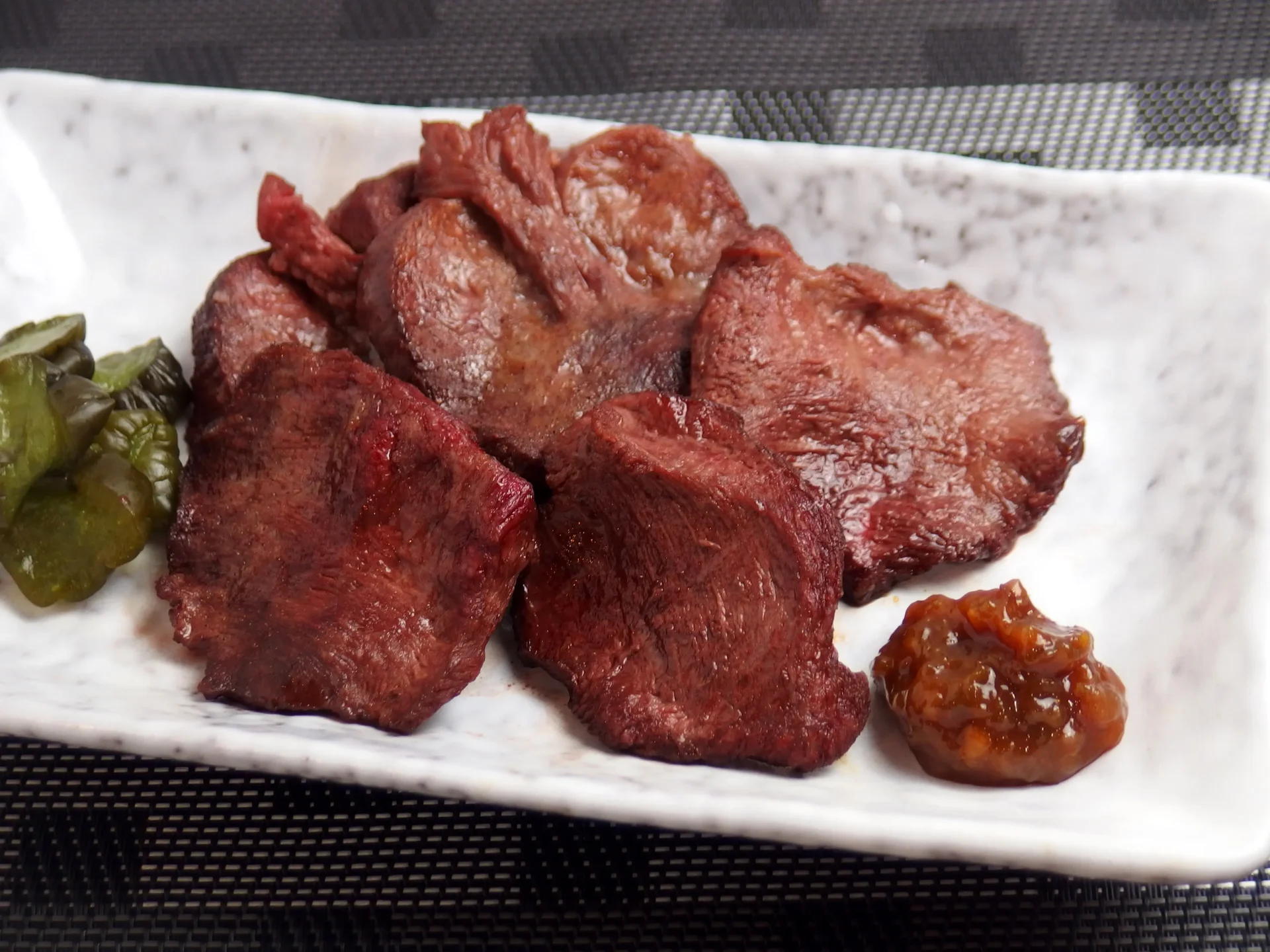 厚切り牛タン ピリ辛南蛮添え