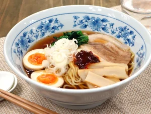 ニラの辛味が効いた本格派醤油ラーメンの人気レシピ写真