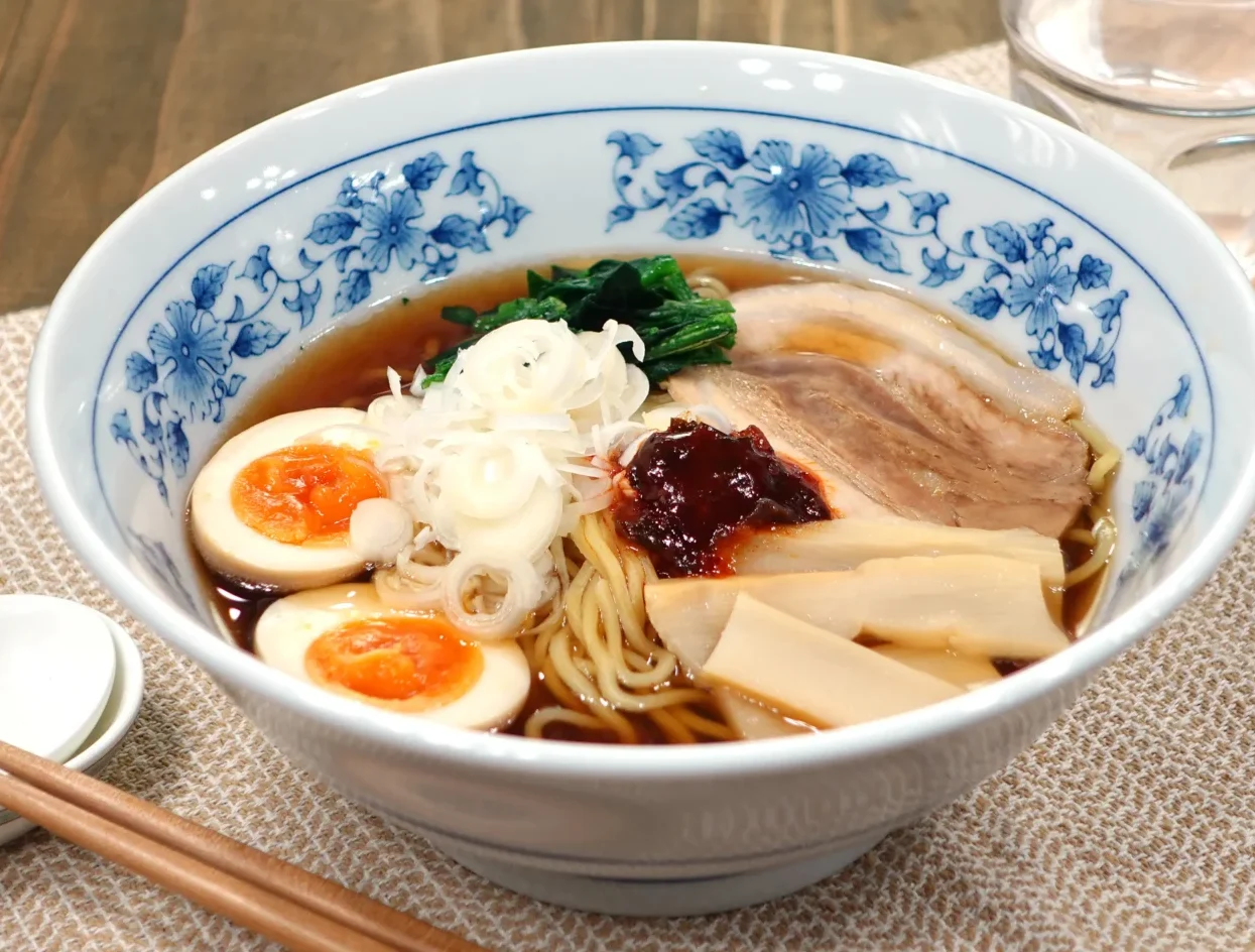 醤油ラーメン ニラ辛醤添え