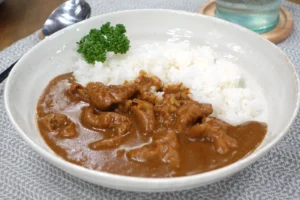 コク旨！豚もつ×クリームチーズカレー