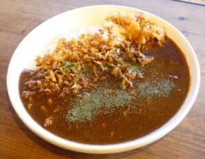 行列ができるカレー専門店に聞く！