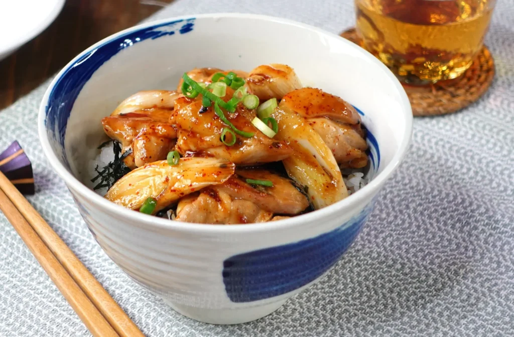 七味香る焼き鳥丼