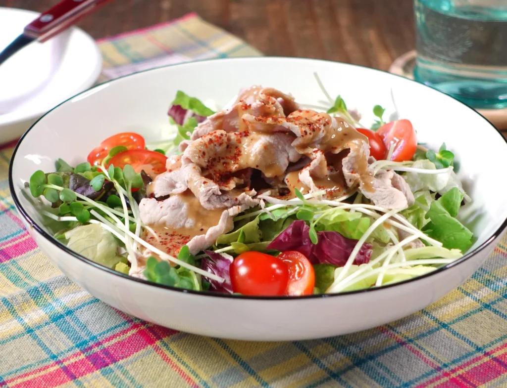 ピリ辛ごまダレの豚しゃぶサラダ