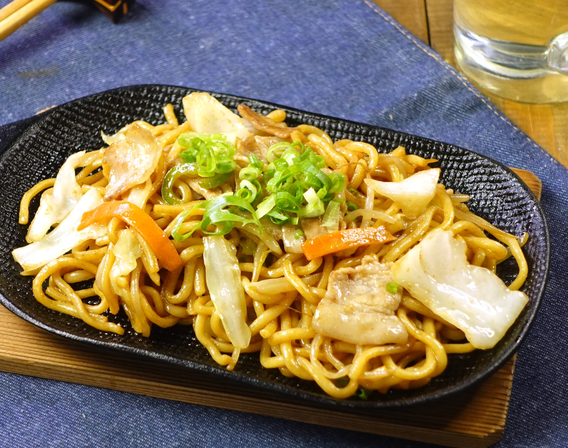 焦がしにんにく香る！醤油焼きそば