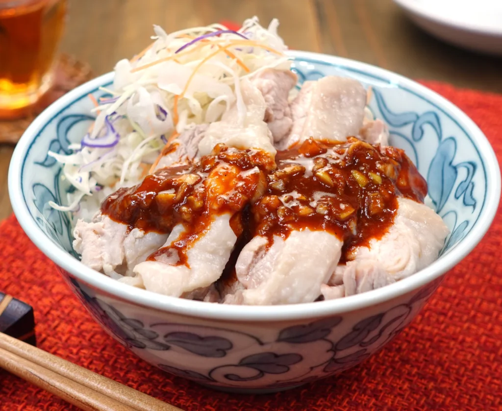 花椒香るシビ辛よだれ鶏丼